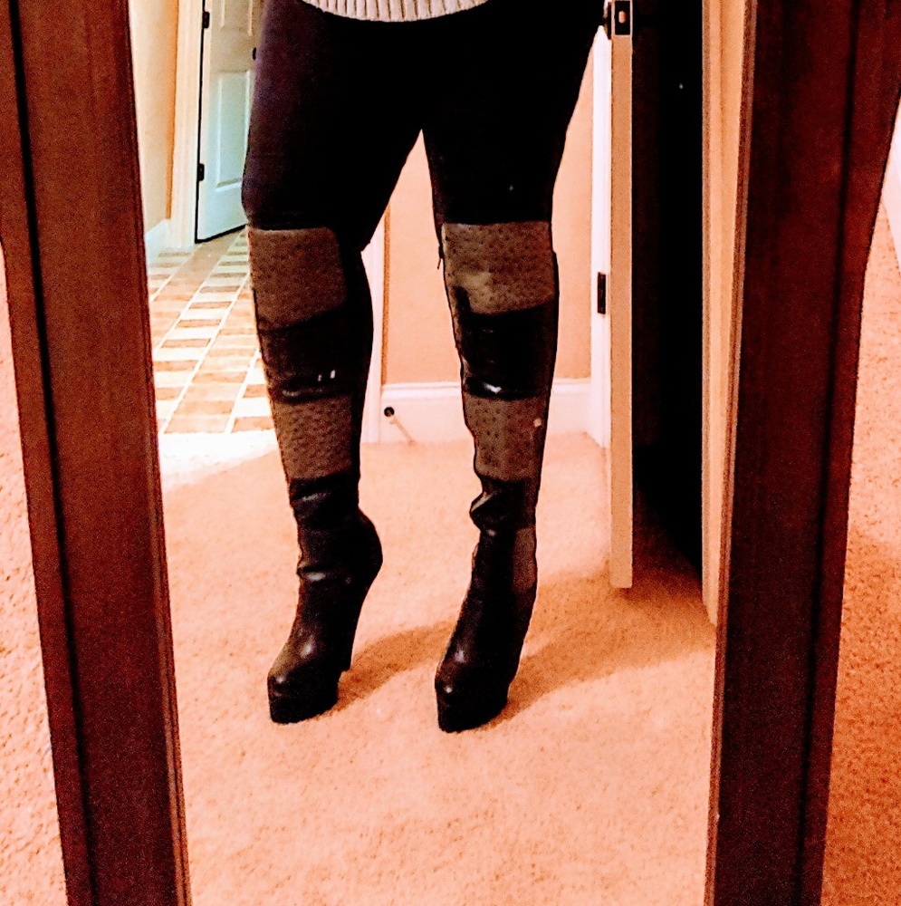 Boots - Picture 2 of 4